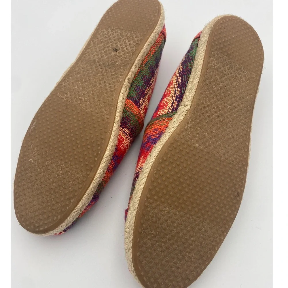 TOMS Womens Classic Slip On Espadrille Shoes Size 6M Red‎ Multi Color Pattern